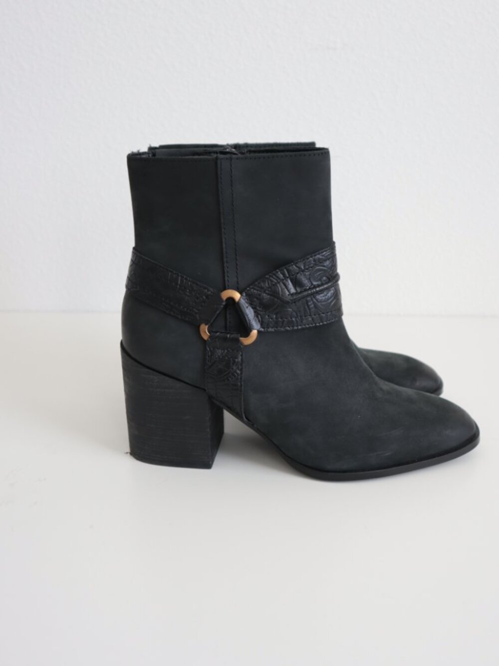 Vionic Carnelia Boots in Black | 7